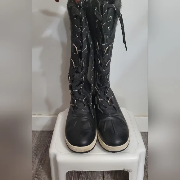 Winter Boots - Picture 3 of 3